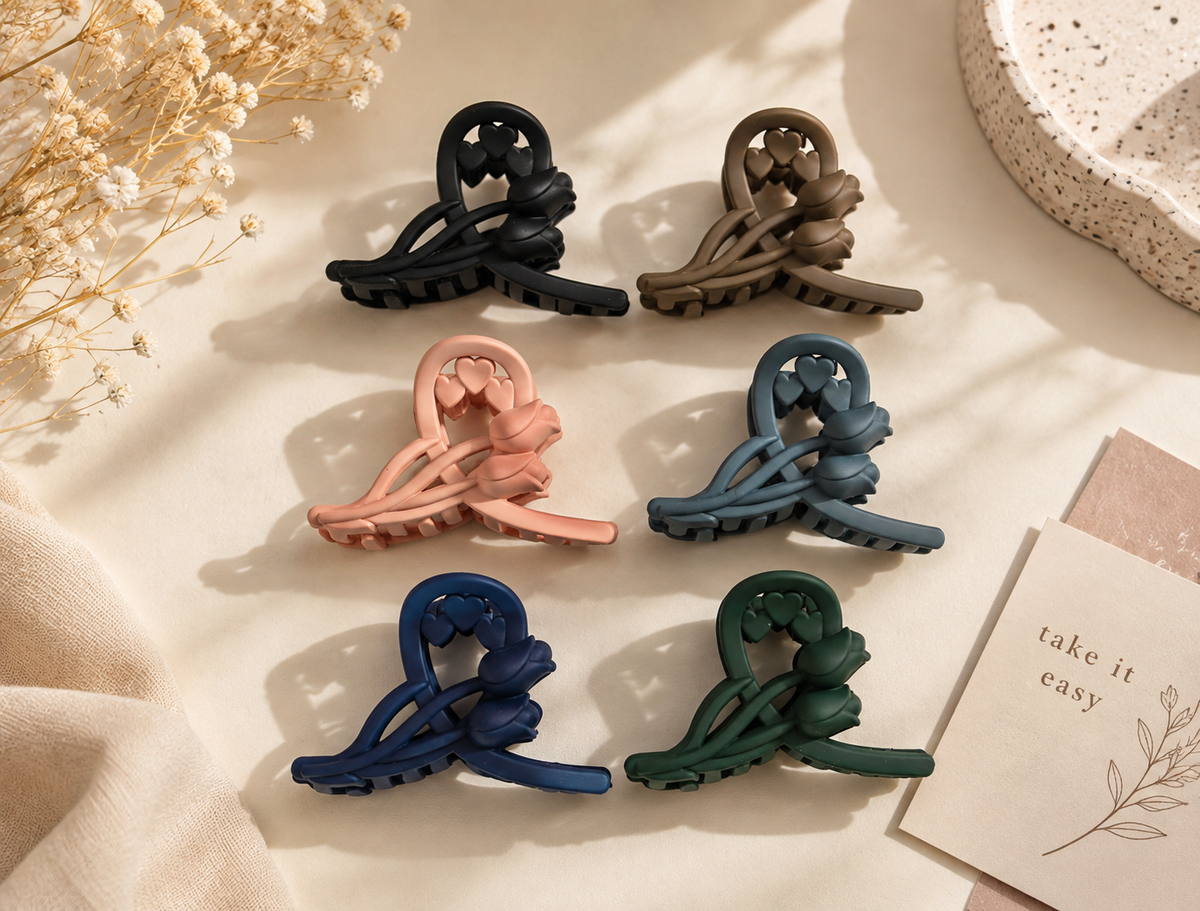 🎀 Heart & Floral Design Hair Claw Clip