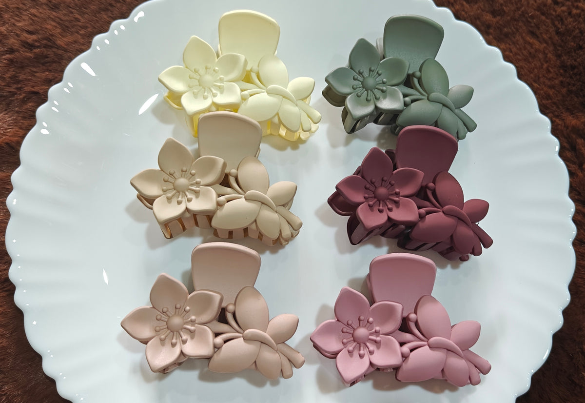 Matte Floral Hair Claw Clip – Elegant Pastel Collection