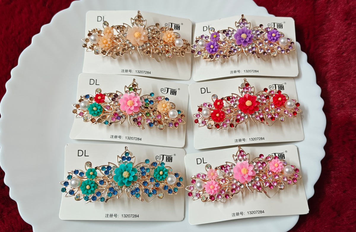 Floral Crystal Pearl Hair Clip 🌸✨