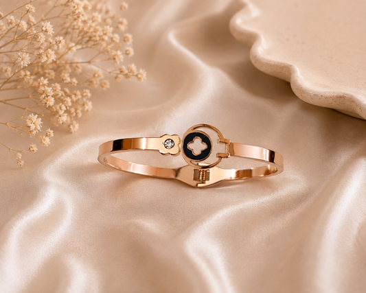 Rose Gold Black Clover Crystal Bracelet